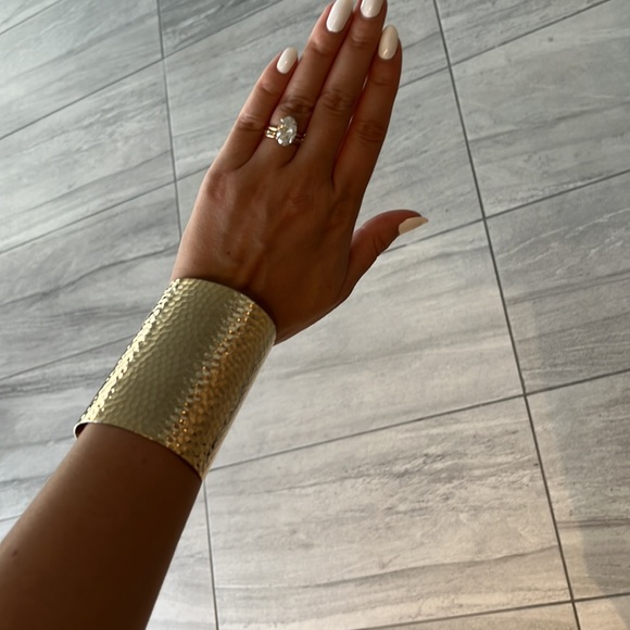 Gold cuff - Picture 7 of 8